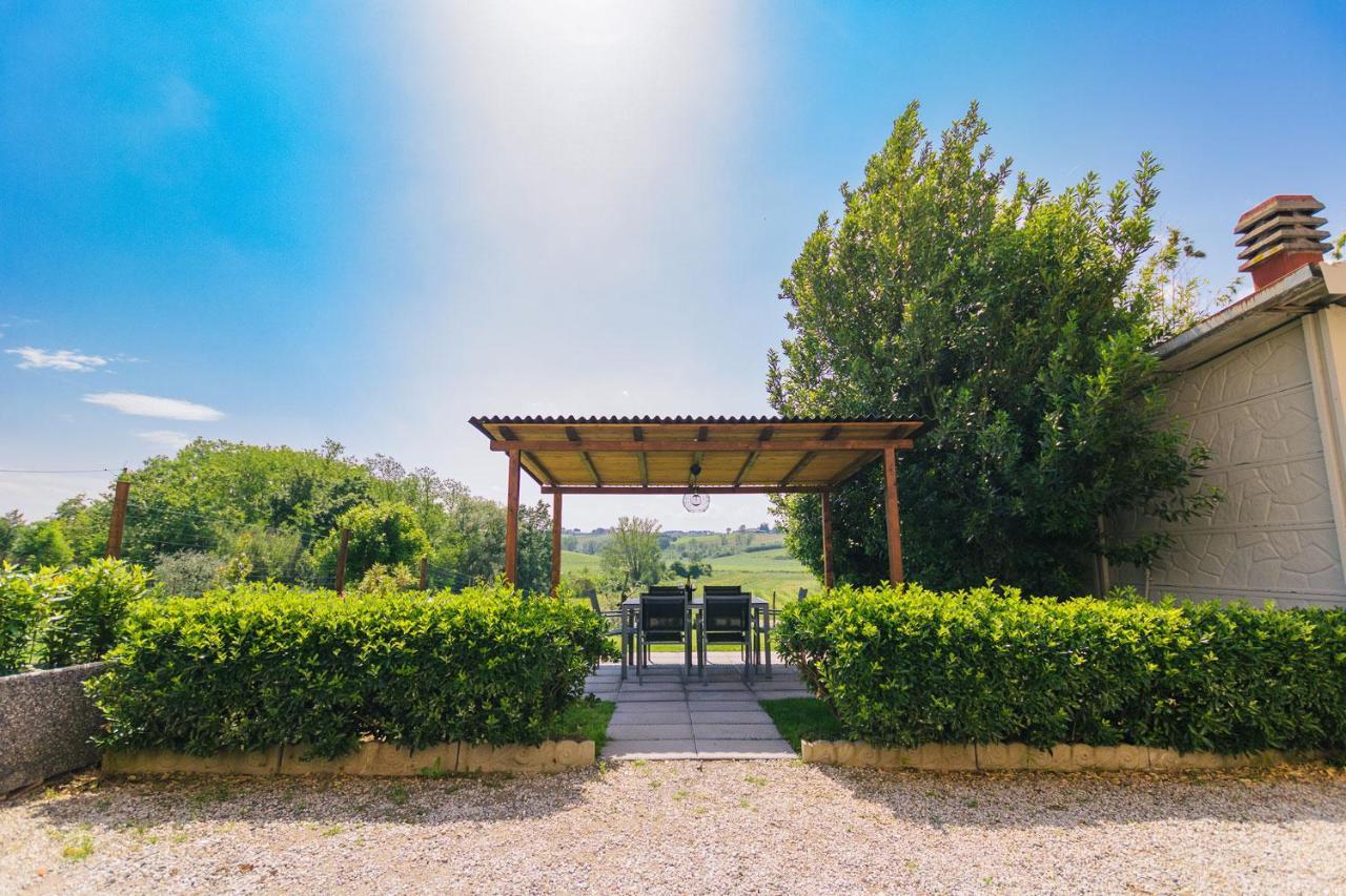 Podere La Vignata Toiano Exterior photo